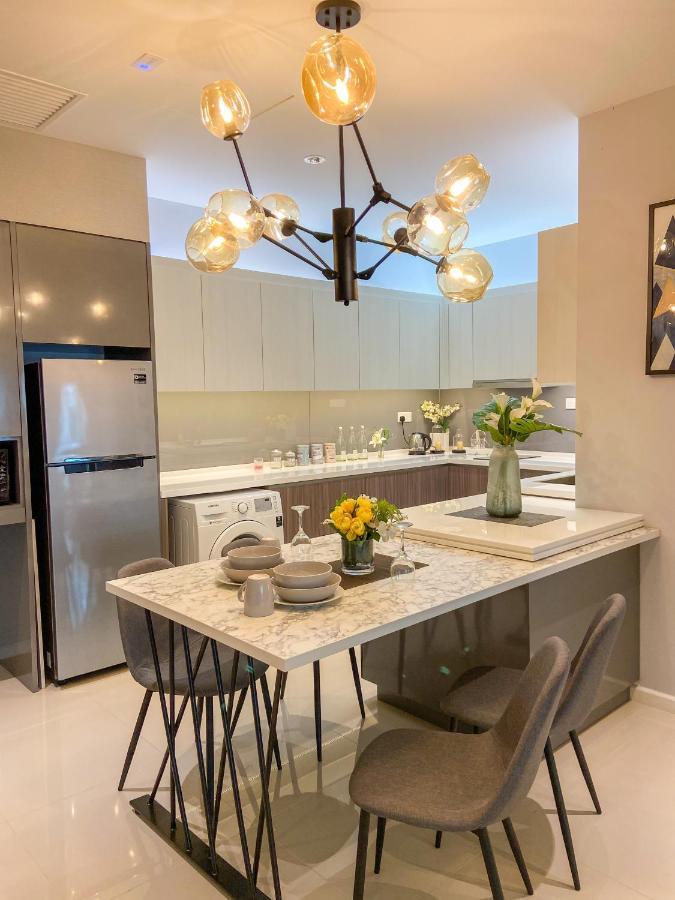 Suasana Residence By Nest Home Джохор Бахру Екстериор снимка
