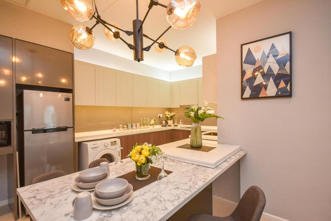 Suasana Residence By Nest Home Джохор Бахру Екстериор снимка