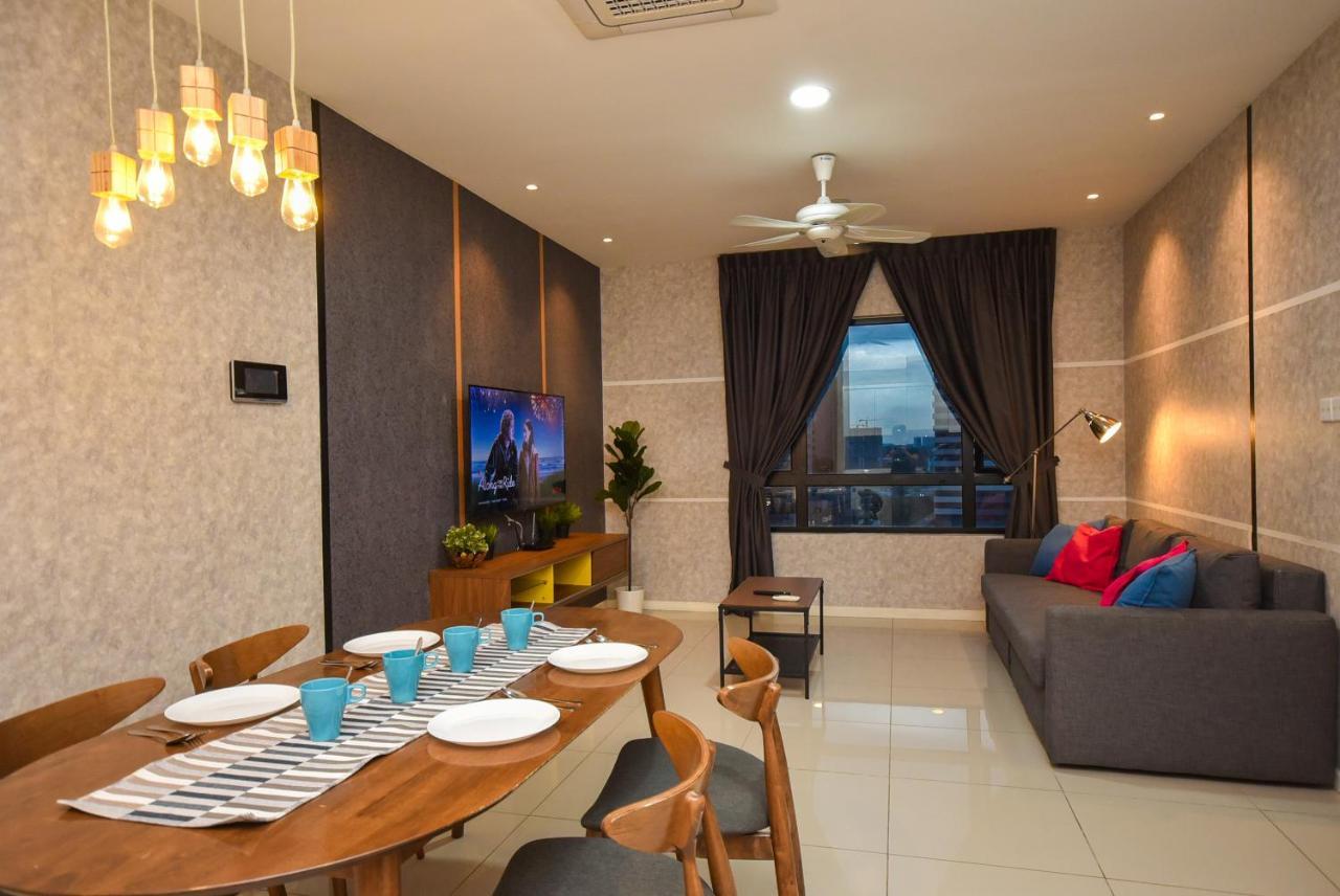 Suasana Residence By Nest Home Джохор Бахру Екстериор снимка