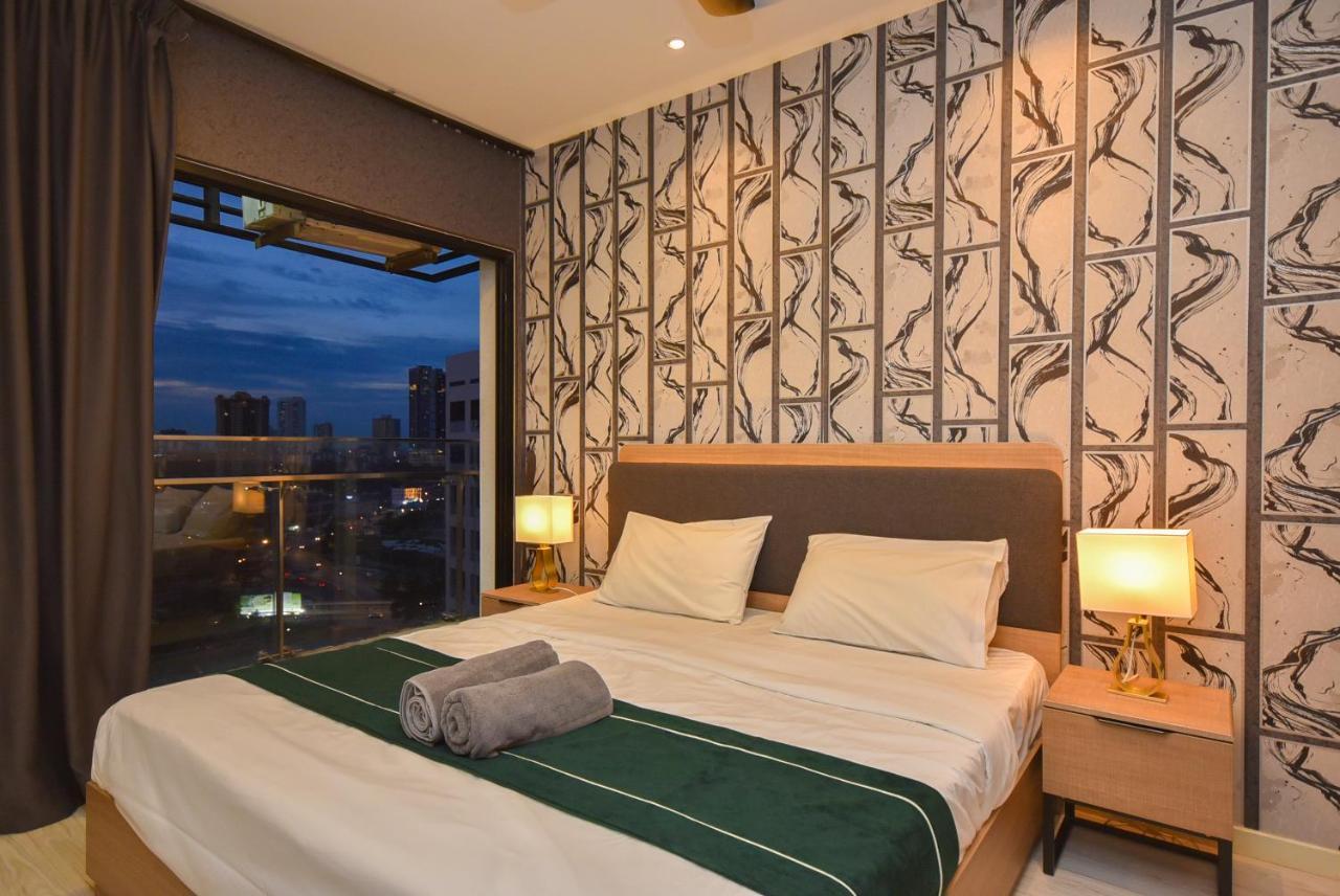 Suasana Residence By Nest Home Джохор Бахру Екстериор снимка