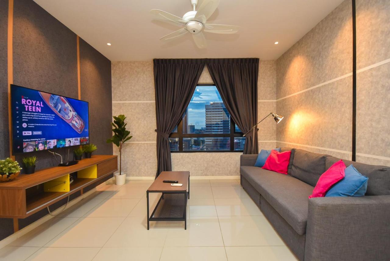 Suasana Residence By Nest Home Джохор Бахру Екстериор снимка