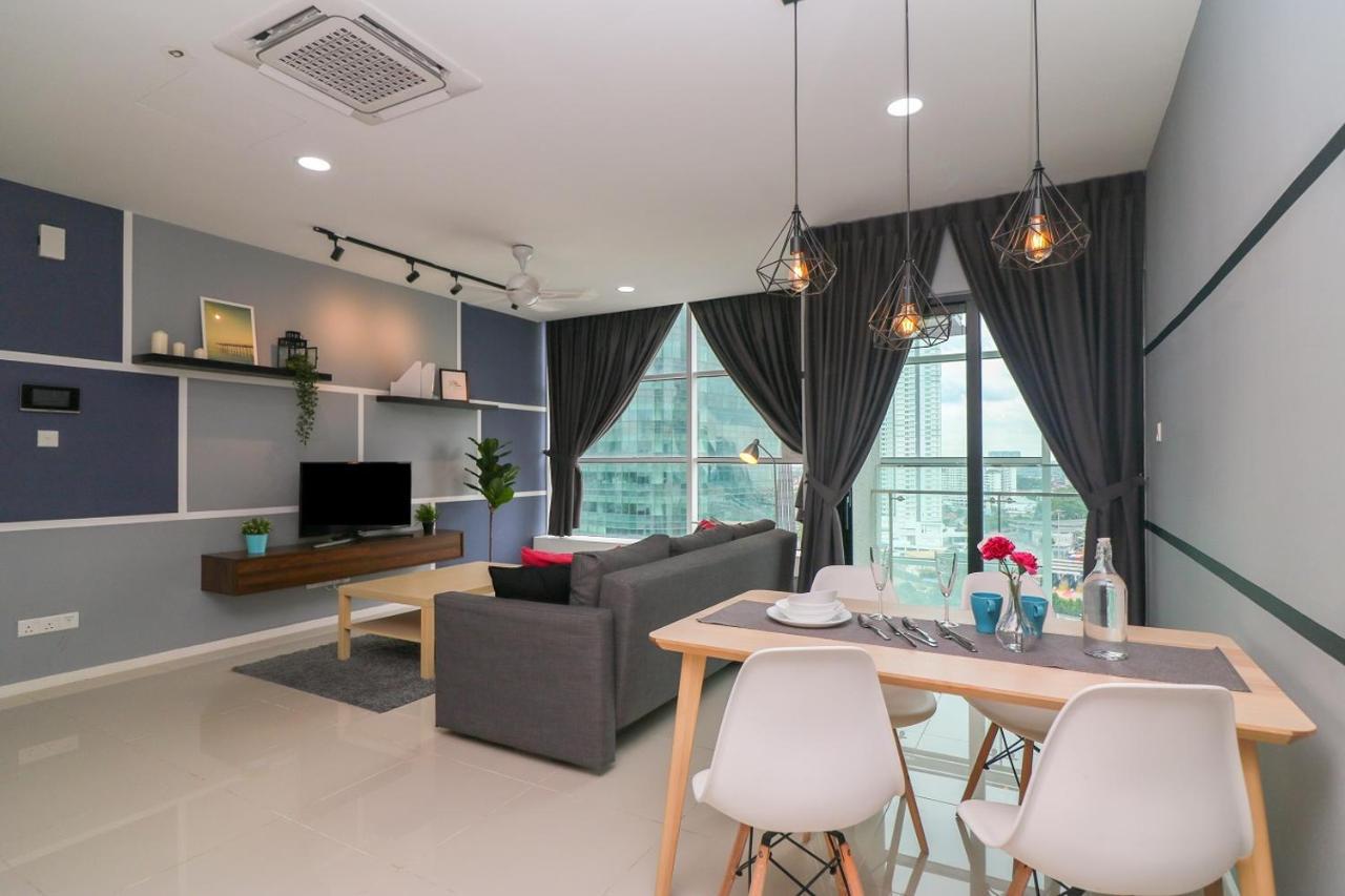 Suasana Residence By Nest Home Джохор Бахру Екстериор снимка