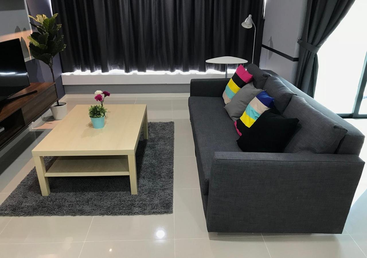 Suasana Residence By Nest Home Джохор Бахру Екстериор снимка